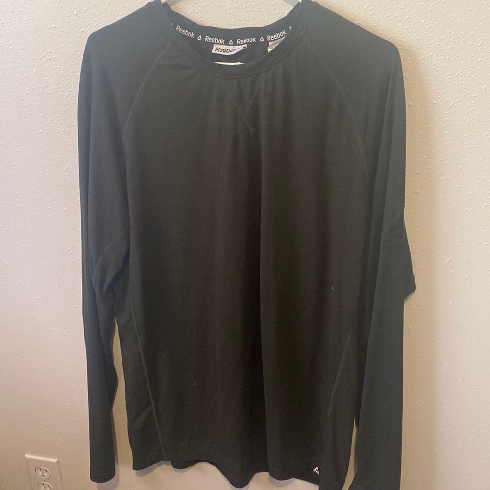 Dark green activewear from Reebok in a size XL